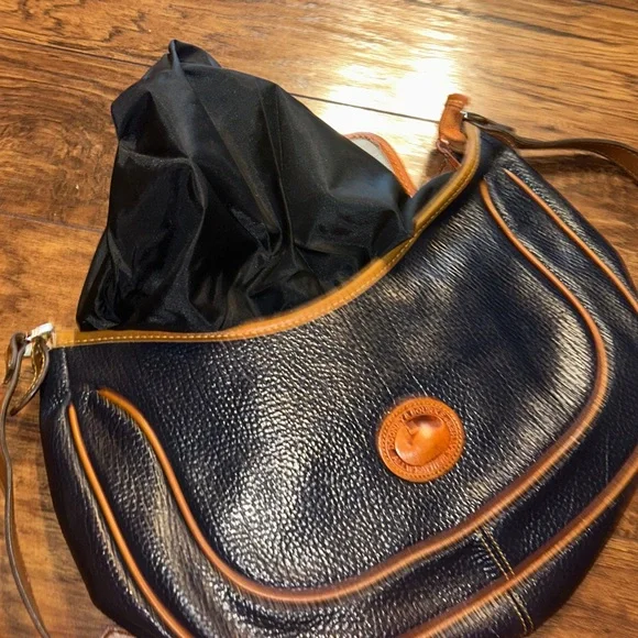 Vintage Dooney & Bourke Black Pebbled Leather Shoulder Bag with Tan Trim - Picture 7 of 14